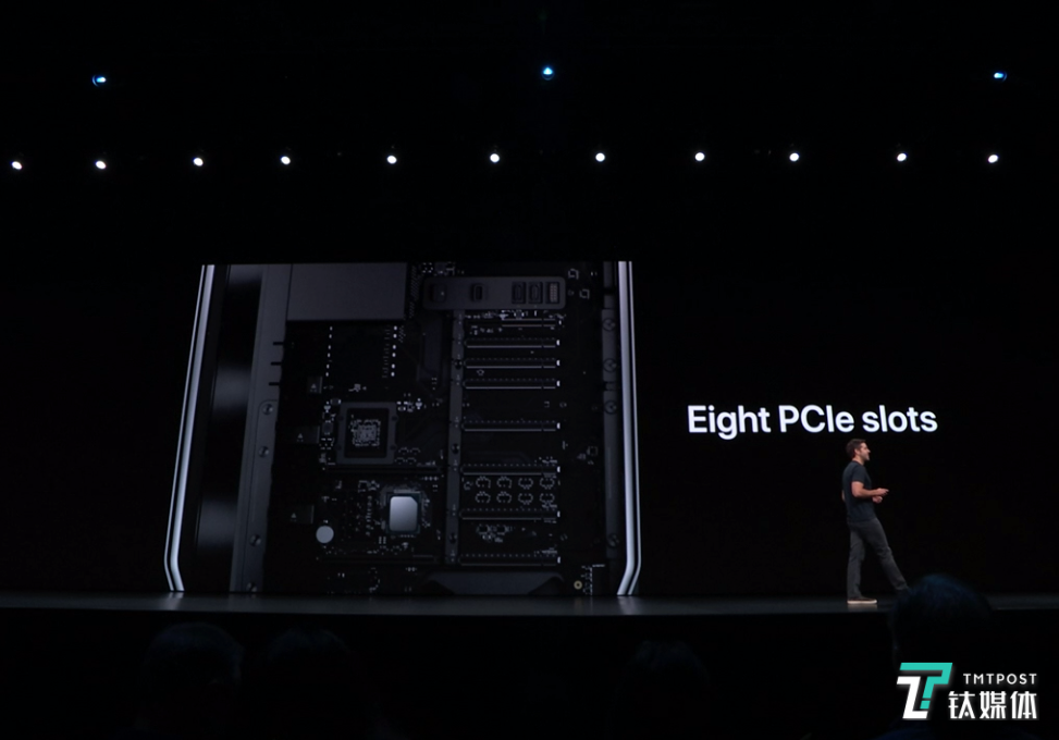 8 个 PCIe 接口,土豪第一台攒出来的白苹果