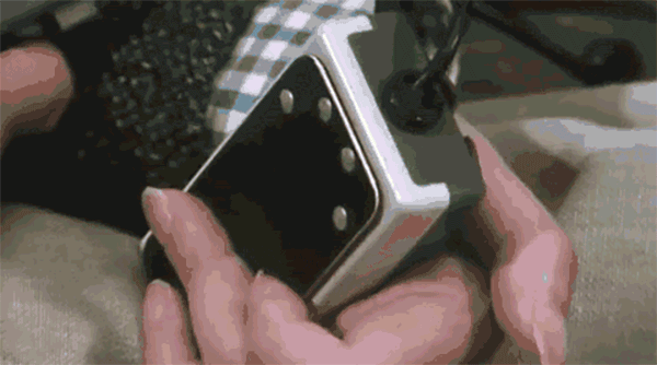 霍金是如何靠轮椅实现发音写作自由的?