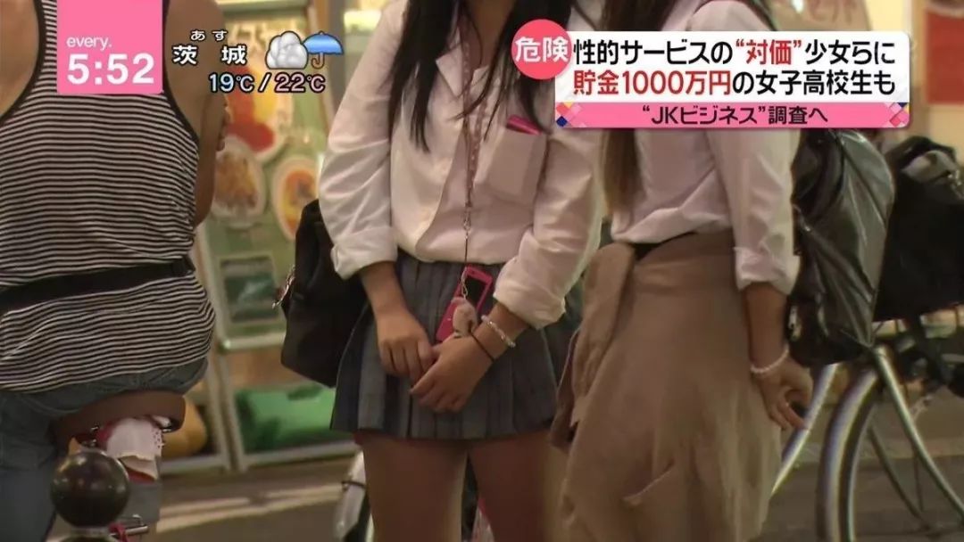 大崩溃前的1990年,日本年轻人有多疯狂? 大崩溃前的1990年,日本年轻人有多疯狂?