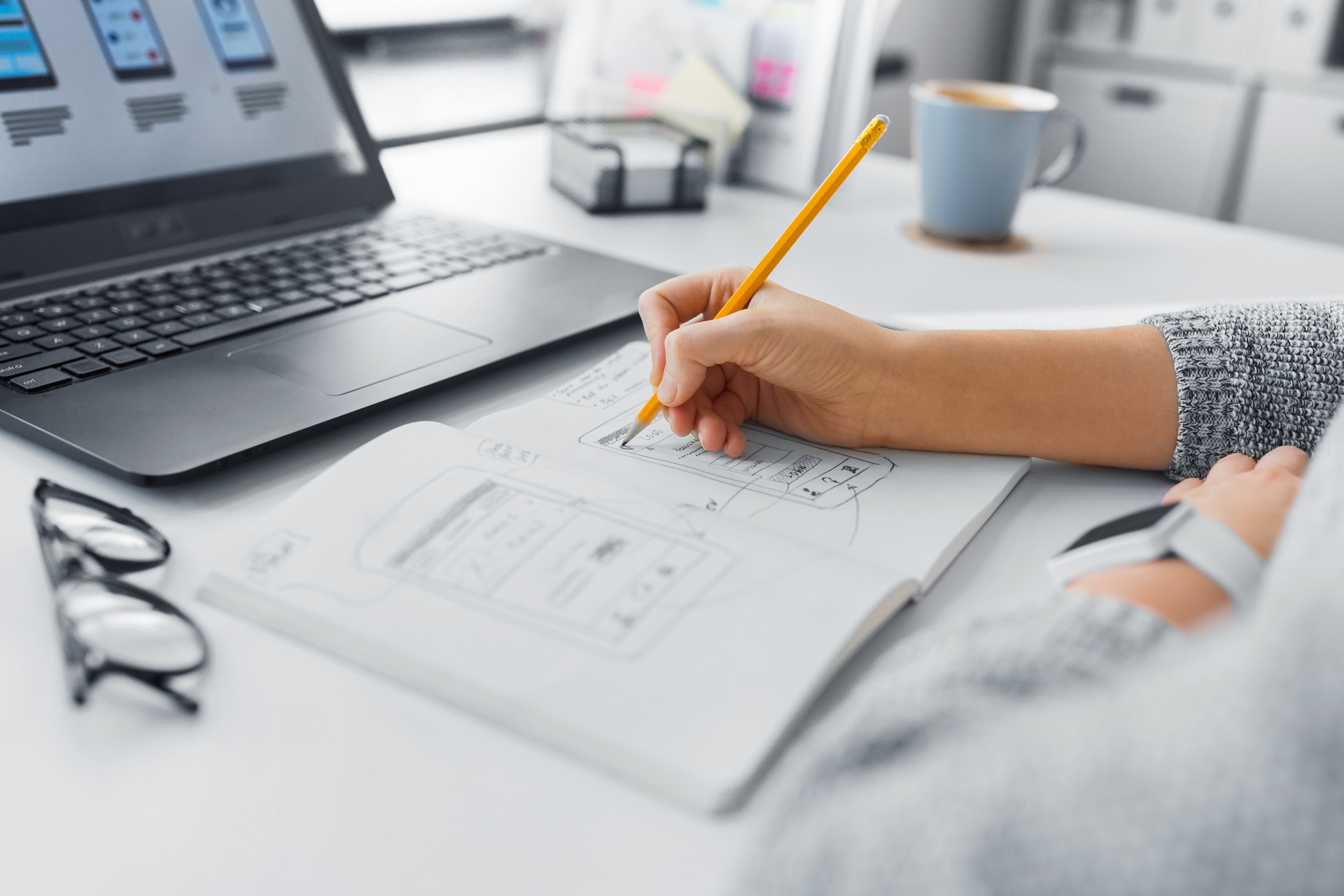 摄图网_300157540_banner_应用程序,技术业务网页师开发人员工作的用户界绘制草图办公室网页师办公室处理用户界(企业商用)_wps图片.jpg 摄图网_300157540_banner_应用程序,技术业务网页师开发人员工作的用户界绘制草图办公室网页师办公室处理用户界(企业商用)_wps图片.jpg